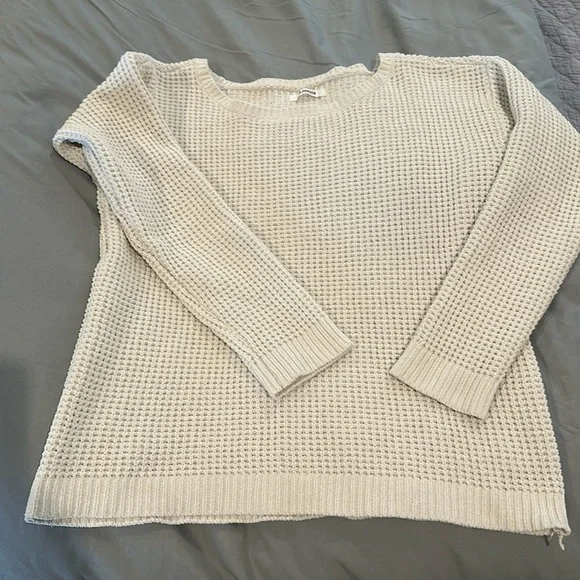 BB Dakota Sweater - Picture 1 of 1